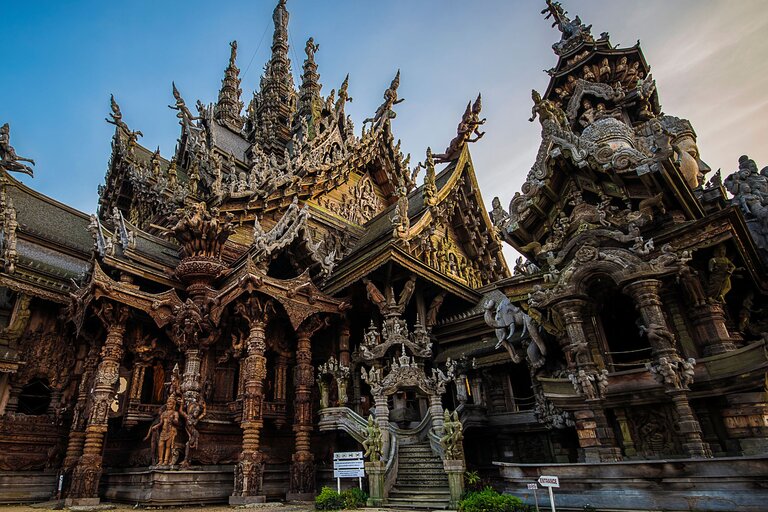 sanctuaire de la verité Pattaya