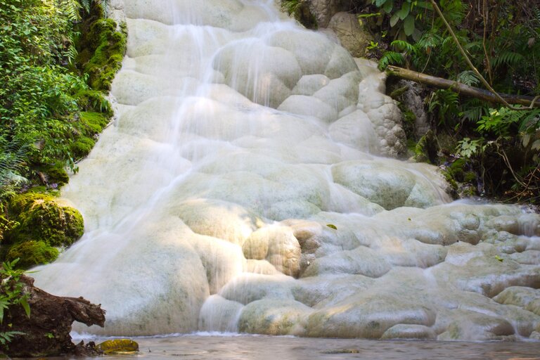 cascade de Bua Thong Chiang Mai