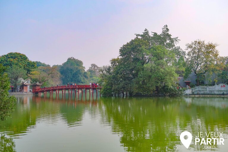 pont The Huc Hanoï Vietnam