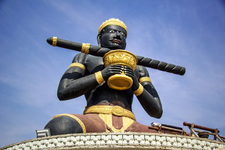 Ta Dumbong Statue Battambang